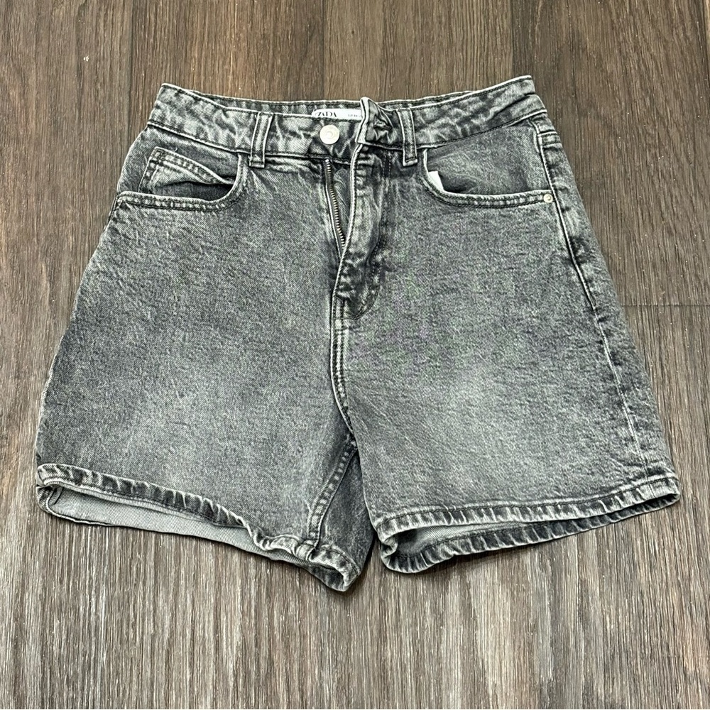 ZARA High-Waist Gray Denim Shorts | Size 2 Festival Fit